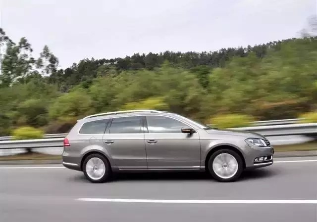 进口迈腾只需2?.98万元 轻松开启欢乐时光