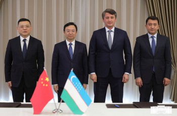 比亚迪与乌兹别克斯坦塔什干市政府签署2000台电动大巴采购协议