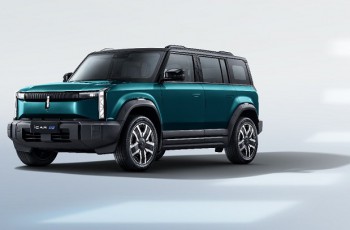 iCAR03丰富贴心设计让你驭享冰爽一夏