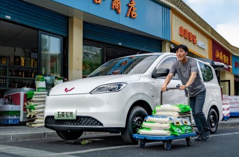 宏光带电，神车再现！五菱宏光纯电版6.98万元起正式预售