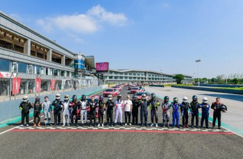 四冠王飞驰天马，东风风神奕炫杯点燃秋日速度激情
