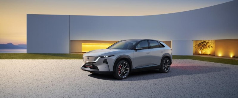 EZ-60首次智能化升级重磅开启 3D HUD行业首发“3D立牌指引”