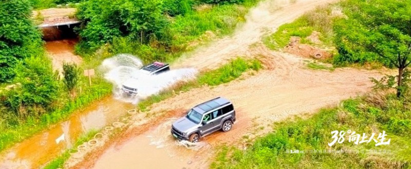 24小时订单超7000台，BJ40增程长续航版硬核登场郑州